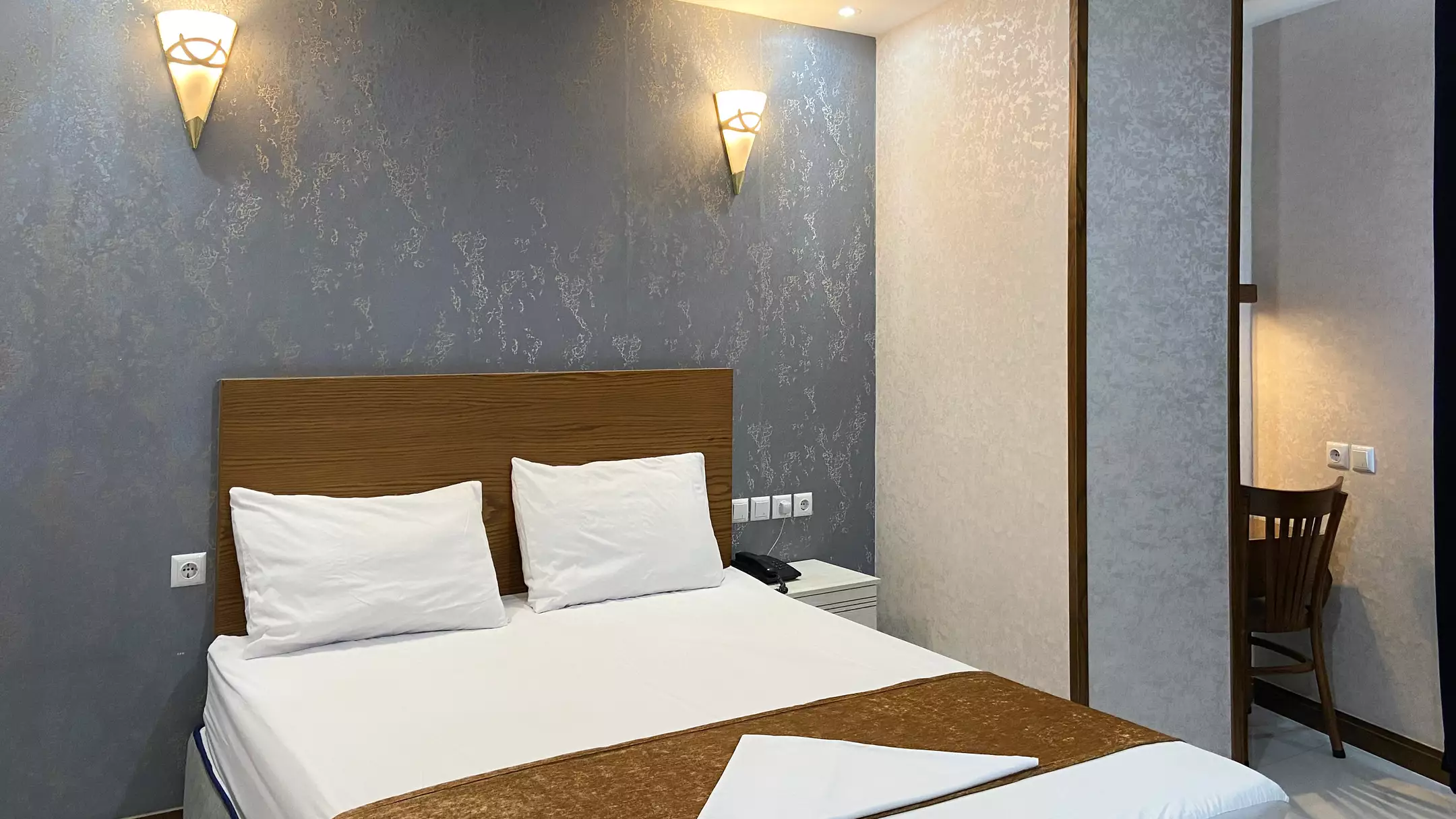 Alibaba https://cdn.alibaba.ir/ostorage/hotel-accommodation-images/6704dce2666674792fccbeb4_59ebea67-2d59-42cc-bbed-64a3c3d527e7_دبل (2).webp